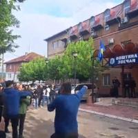 U Zvečanu policija koristila suzavac, pojačano prisustvo KFOR na sjeveru Kosova