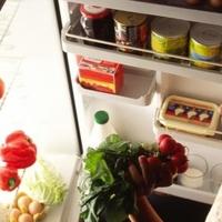 Je li sigurno čuvati otvorene konzerve hrane u frižideru