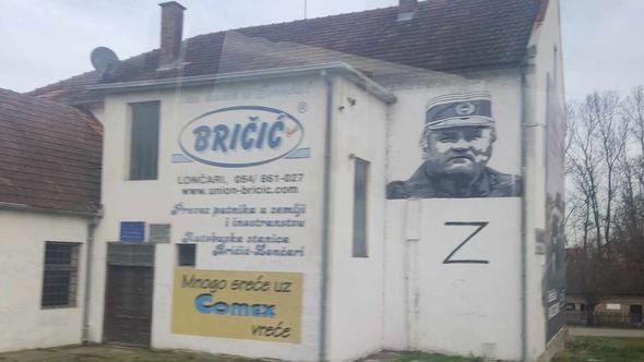Pored murala ratnog zločinca i rusko slovo "Z" - Avaz