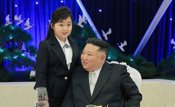 Kim Jong Un sa kćerkom Ju-ae - Avaz