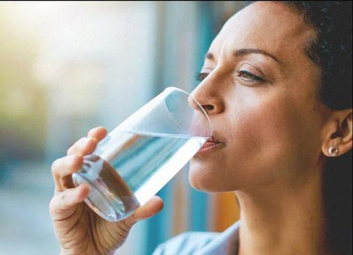 U ljetnim mjesecima važno je piti dovoljno vode - Avaz