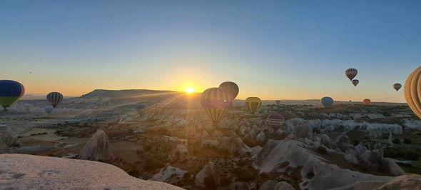 Čaroban prizor izlaska sunca u Kapadokiji - Avaz