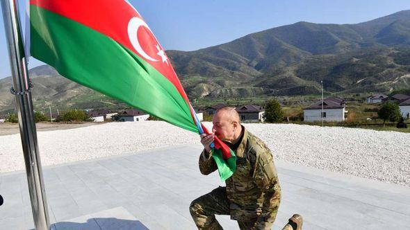 Predsjednik Azerbejdžana podigao zastavu  - Avaz
