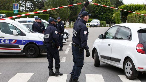 Francuska policija - Avaz