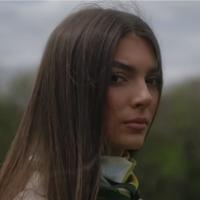 Ejla Prguda ponovo zablistala: U spotu za pjesmu "Neprežaljena" pokazala raskošnu ljepotu 