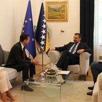 Konaković razgovarao s ambasadorom Rumunije Antonom Pacuretuom
