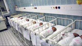 U Kantonalnoj bolnici "Dr. Safet Mujić" rođene dvije, na UKC Tuzla šest beba