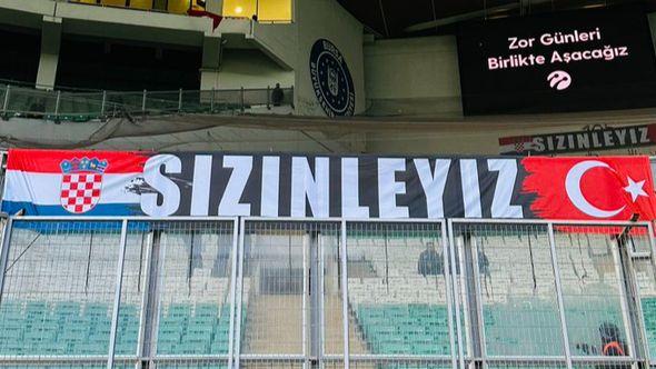 Bursa: Transparent na stadionu - Avaz