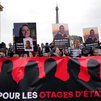 Paris rallies demand release of Europeans imprisoned in Iran