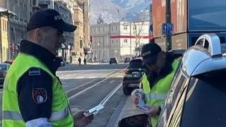 Policija u Sarajevu oduzela dva vozila: Vozači duguju više od 21.000 KM