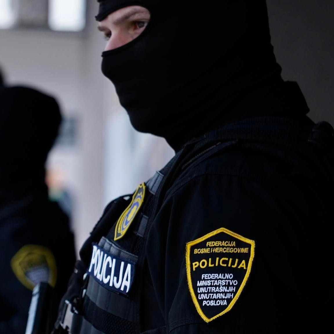 "Avaz" otkriva identitet uhapšenog policajca kod kojeg su pronađena četiri kilograma spida