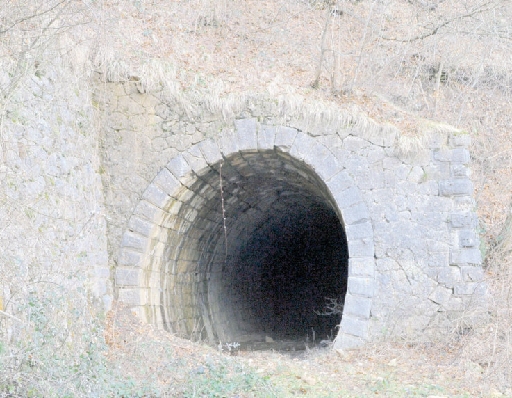 Pretražuje se i stari željeznički tunel