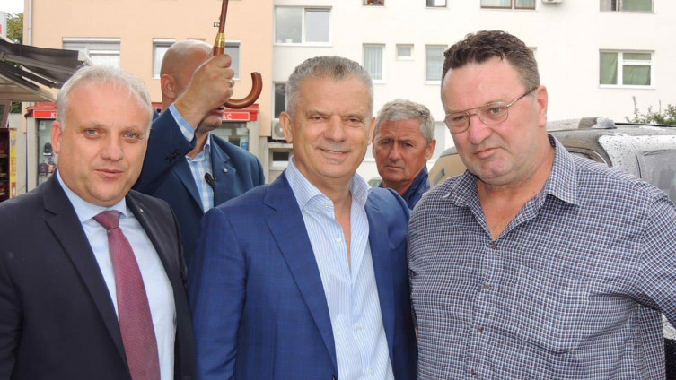 Rekić, Radončić i Ferizović: Tokom prošlogodišnje posjete Bihaću lider SBB-a dao podršku otvaranju pogona 