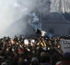 Masovni protesti u Alžiru