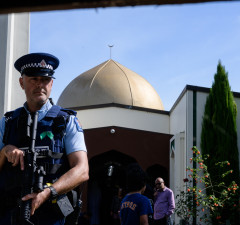 U džamiji Al Nur molitva je počela uz prisutnost policije