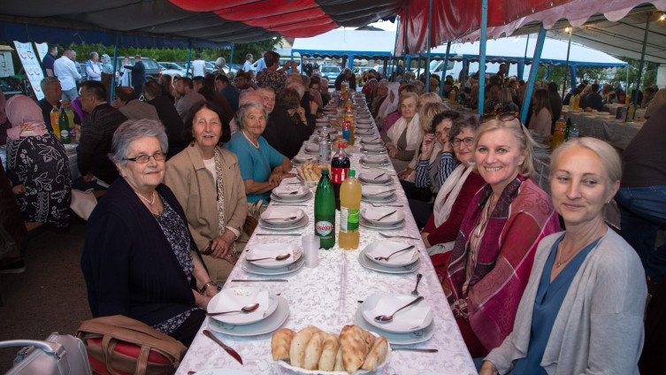 Brojni gosti na iftaru i druženju 