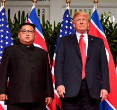 Kim Jong-un i Donald Tramp u Hanoju