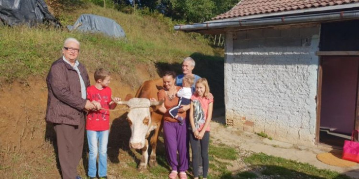 Porodica sretna zbog donacije - Avaz, Dnevni avaz, avaz.ba