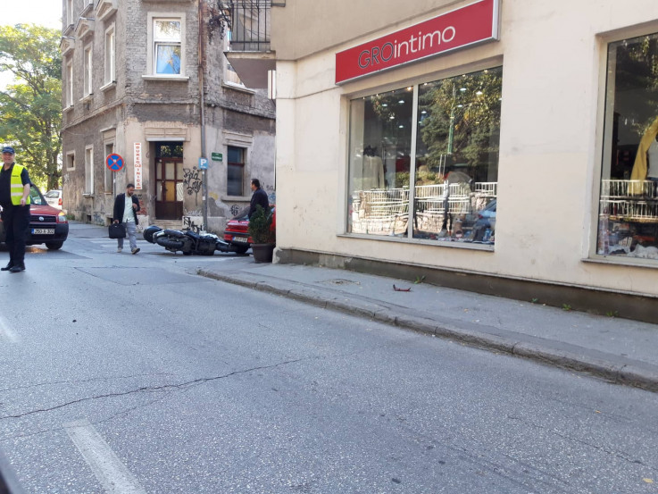 Kranjčevićeva: Vozač motocikla zadobio povrede - Avaz, Dnevni avaz, avaz.ba