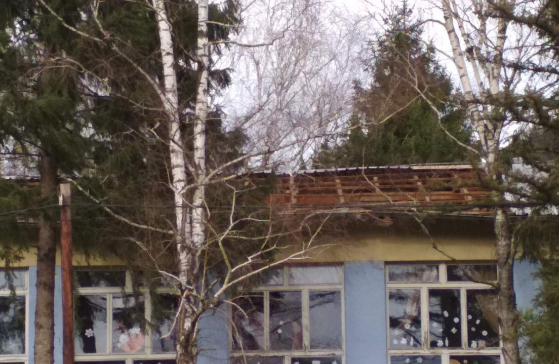 Vjetar odnio krov sa škole