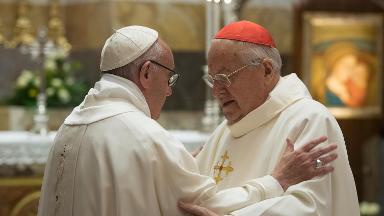 Papa Franjo smijenio kardinala Angela Sodana