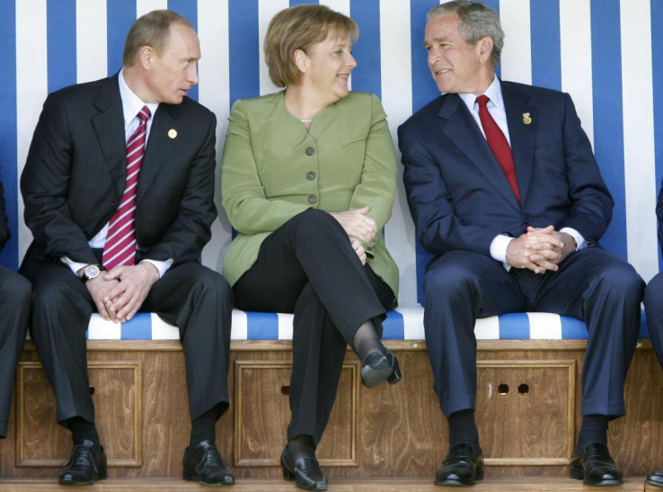 Društvo velikih: Ruski predsjednik Putin, Merkel i bivši američki predsjednik Buš - Avaz, Dnevni avaz, avaz.ba