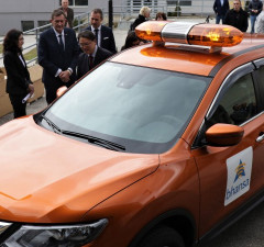 Ministru Vojinu Mitroviću vozilo predao ambasador Sakamoto 