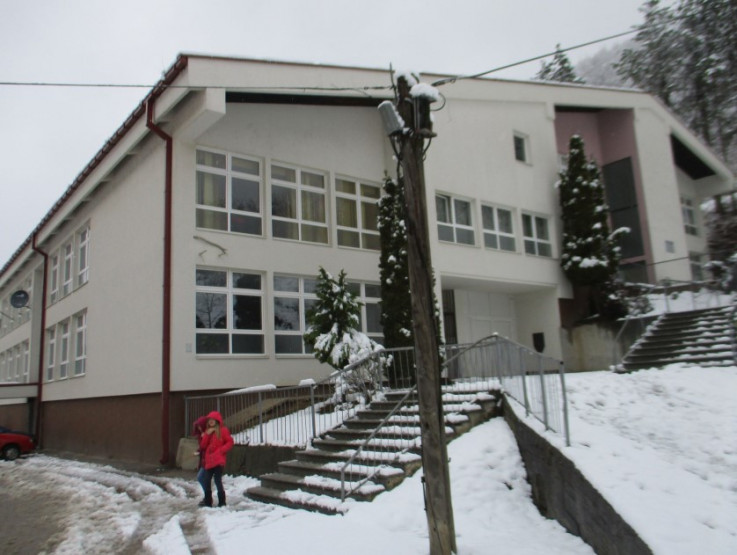 Prva osnovna škola - Avaz, Dnevni avaz, avaz.ba