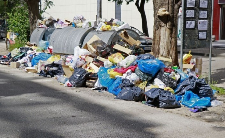 Tokom blokade deponije velike količine otpada na ulicama - Avaz, Dnevni avaz, avaz.ba