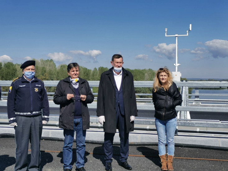 Ministar Mitrović obišao gradilište mosta Svilaj