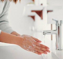  Samo 50 posto ljudi pere ruke nakon odlaska u toalet
