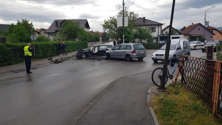 Policija na mjestu nesreće - Avaz, Dnevni avaz, avaz.ba