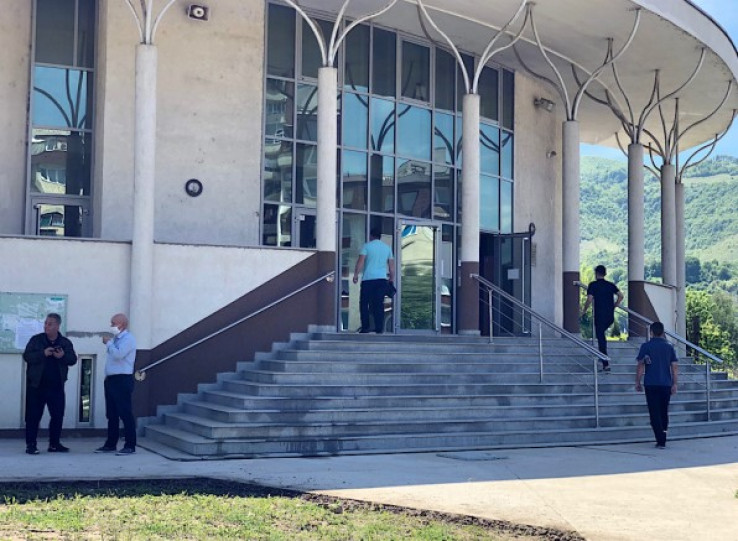 Vjernici stigli u džamiju - Avaz, Dnevni avaz, avaz.ba