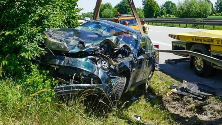 NJEMAČKA: Državljanin BiH sletio sa autoputa, vozač teško povrijeđen