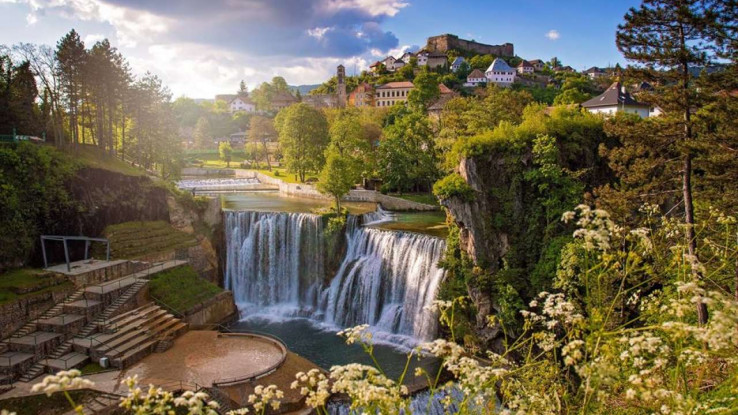 Plivski vodopad u Jajcu je jedan od 12 najljepših na svijetu - Avaz, Dnevni avaz, avaz.ba