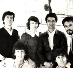 Članovi grupe s prvom pjevačicom Majdom Šoletić 