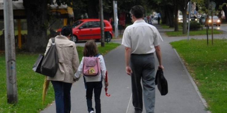 Roditelji traže da se svakom učeniku osigura potrebna tehnička oprema - Avaz, Dnevni avaz, avaz.ba