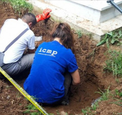 Skeletni ostaci pronađeni su prilikom kopanja rake, a u okviru pripreme dženaze preminuloj osobi na ovom području