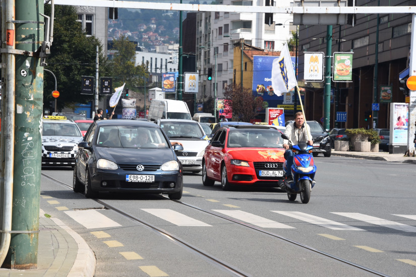 Krenula protestna vožnja u znak podrške Bošnjacima Crne Gore