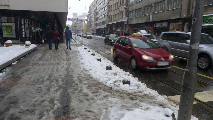 I sutra povremeno sa slabim snijegom