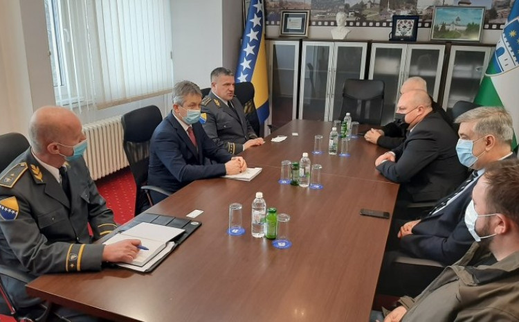 At today's meeting in Bihać, certain joint activities were agreed, i.e. operational possibilities of the USC Police and the Border Police, when it comes to controlling the movement of migrants and refugees