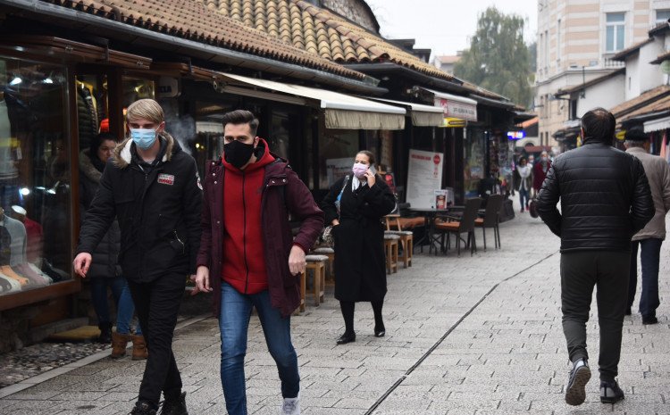 Gotovo 1.500 ljudi jučer potražilo pomoć u sarajevskim COVID ambulantama - Page 2 873x400