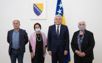 Šefik Džaferović i delegacija Udruženja žrtava i svjedoka genocida i Pokreta „Majke enklava Srebrenicа i Žepа“