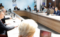 Čelnici G7 također su potvrdili svoje obećanje da će mobilizirati 100 milijardi dolara na godinu javnog i privatnog novca za siromašne zemlje