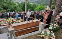 Trener Radomir Antić sahranjen je na groblju Dovarje