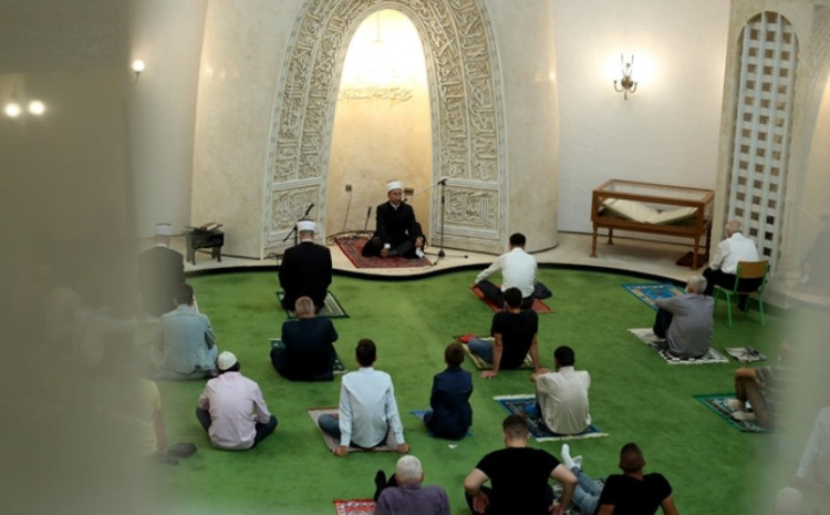 Molitvu je u Zagrebačkoj džamiji predvodio imam hafiz Aziz ef. Alili