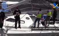 Policajci su čamcima presreli jedrilicu, koja je odvučena do Gran Kanarije