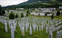Potočari: Žele uvjeriti svijet da ono što se dogodilo u Srebrenici nije genocid