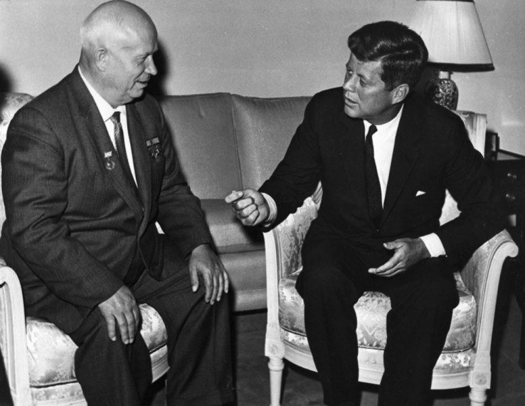 Hruščov i Kenedi na sastanku 1961.