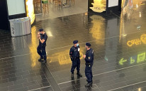 Policija blokirala prostorije aerodroma